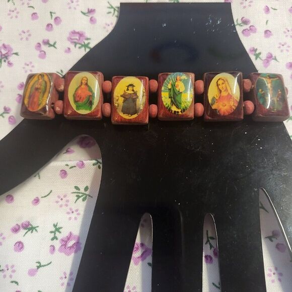 Vintage Wooden Religious Figures Stretch Bracelet - Picture 2 of 5
